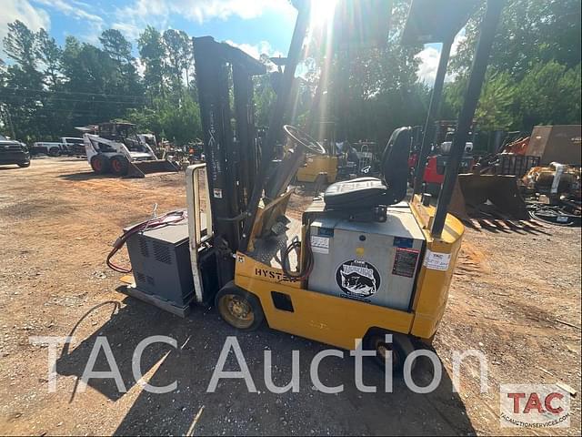 Image of Hyster E30XL equipment image 2