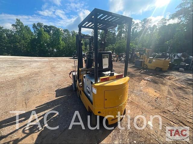 Image of Hyster E30XL equipment image 3