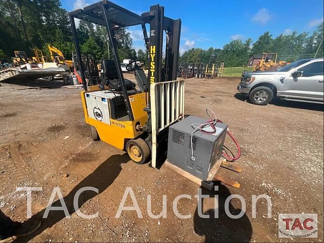 Image of Hyster E30XL equipment image 1