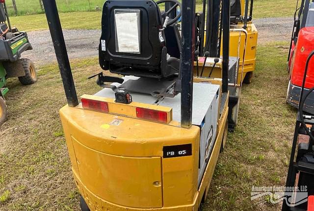 Image of Hyster E30XL equipment image 2