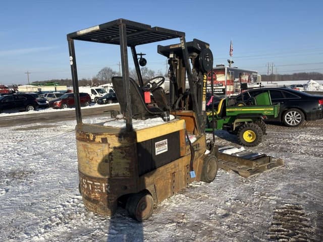 Image of Hyster E50XL-33 equipment image 2