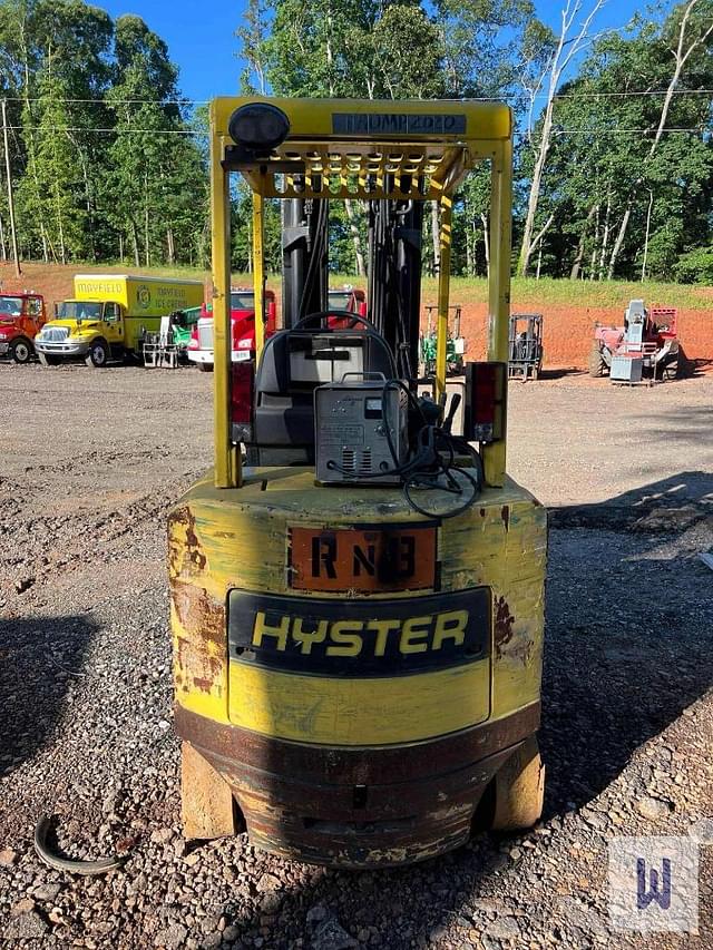 Image of Hyster E60XM2 equipment image 4