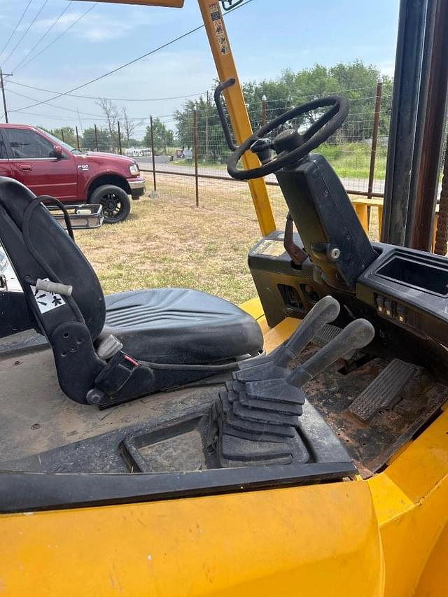 Image of Hyster 120 equipment image 4