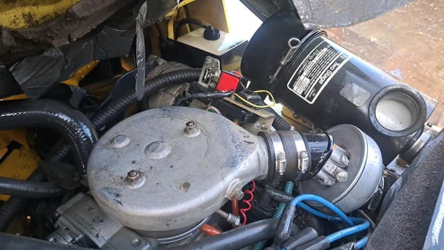 Image of Hyster H80XL equipment image 3