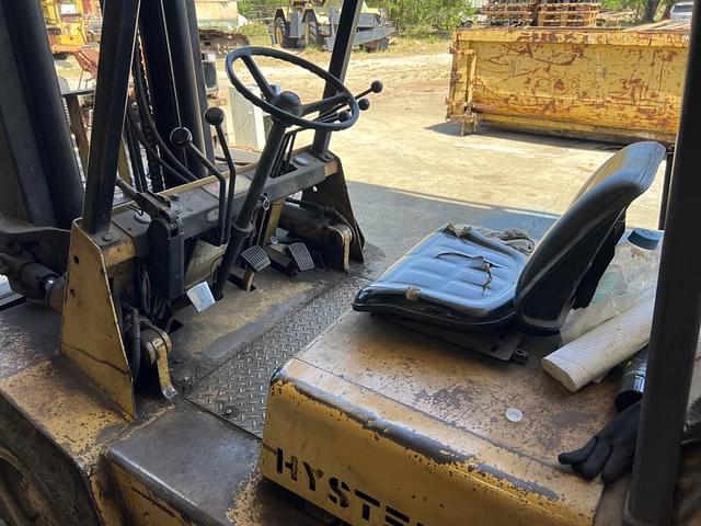 Image of Hyster H100XL equipment image 3