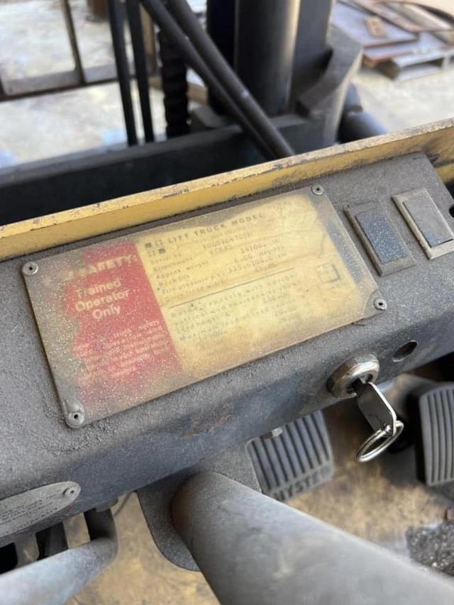 Image of Hyster H100XL equipment image 4