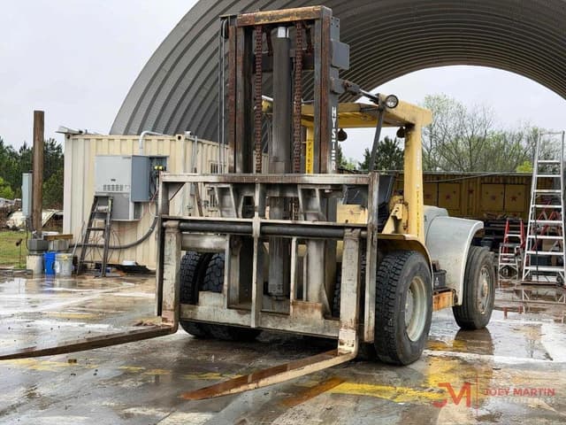 Image of Hyster H165H equipment image 4