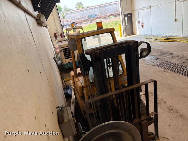 Image of Hyster H40-XL-MIL equipment image 2