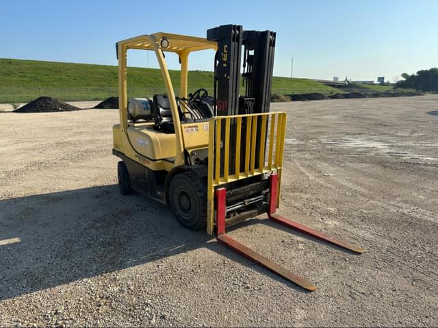 Image of Hyster H50FT equipment image 2