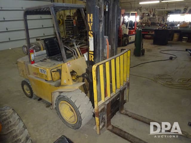 Image of Hyster H50XL equipment image 4