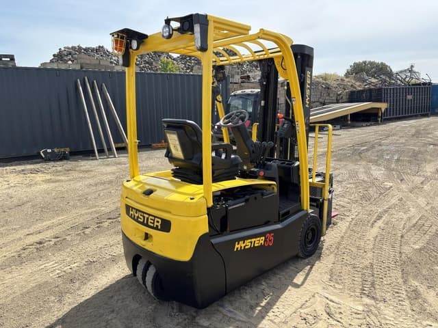 Image of Hyster J35XNT equipment image 2
