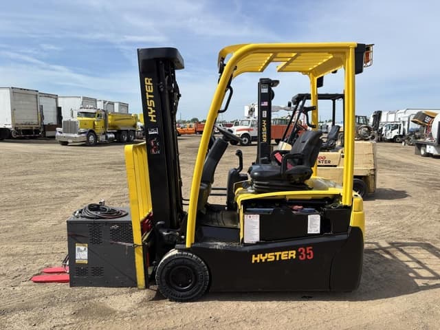 Image of Hyster J35XNT equipment image 4