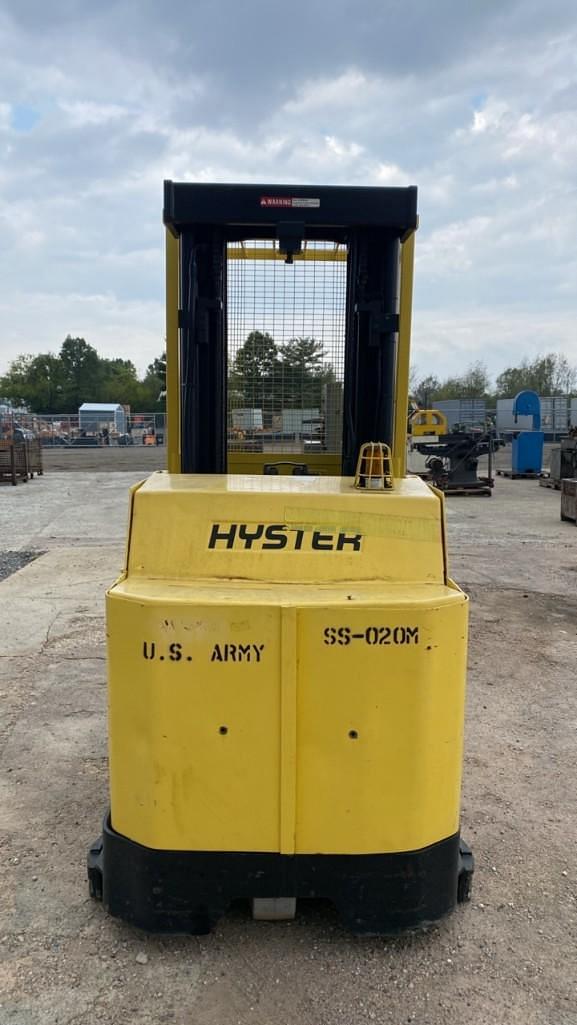 Image of Hyster 30  equipment image 3