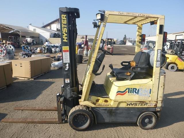 Image of Hyster S30XM equipment image 4