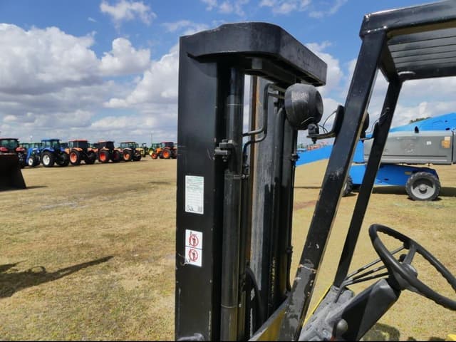 Image of Hyster S40XL equipment image 4