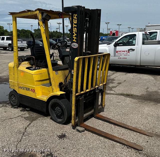 Image of Hyster S40XM equipment image 2