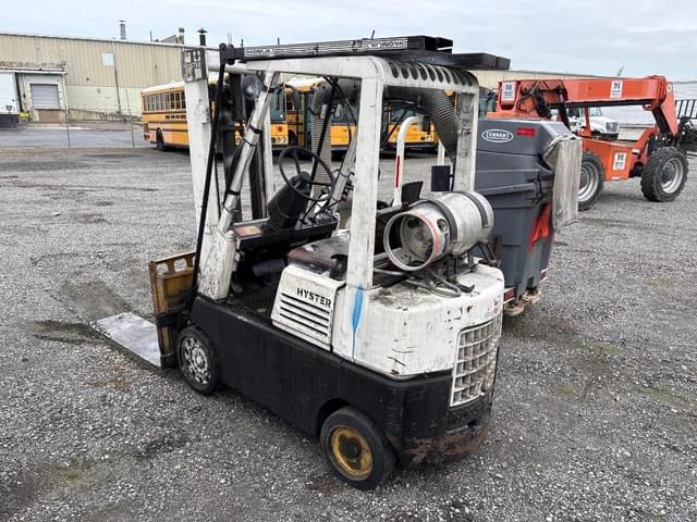 Image of Hyster S50E equipment image 2
