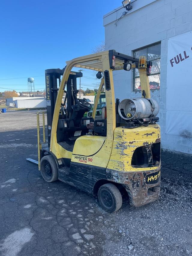 Image of Hyster S50FT equipment image 2