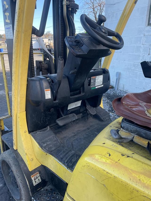 Image of Hyster S50FT equipment image 4