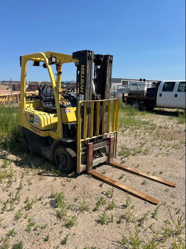 Image of Hyster S50FT equipment image 2