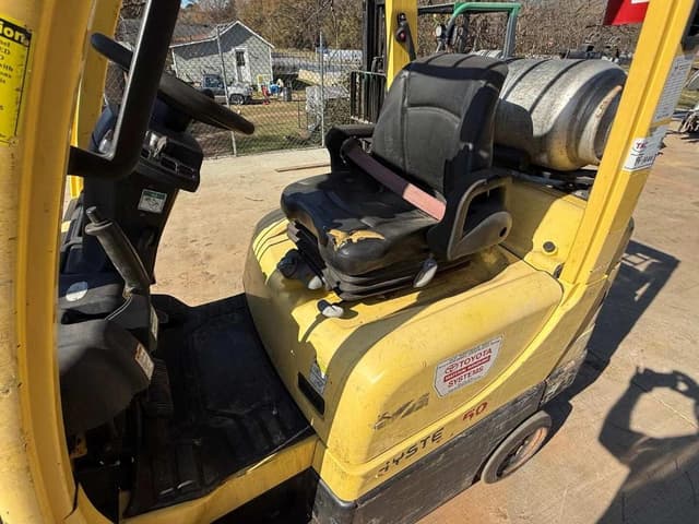 Image of Hyster S50FT equipment image 2