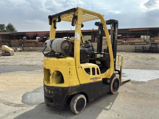 Image of Hyster S50FT equipment image 2