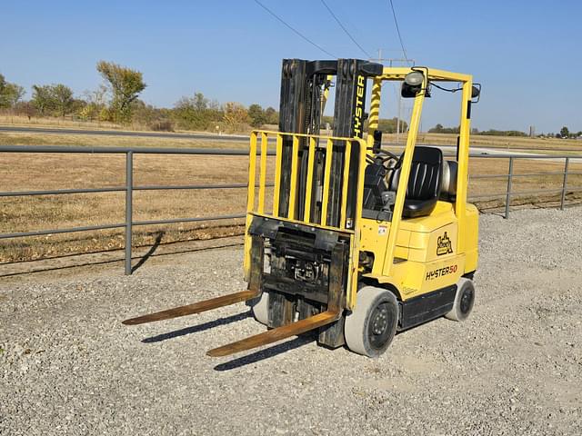 Image of Hyster S50XM equipment image 2