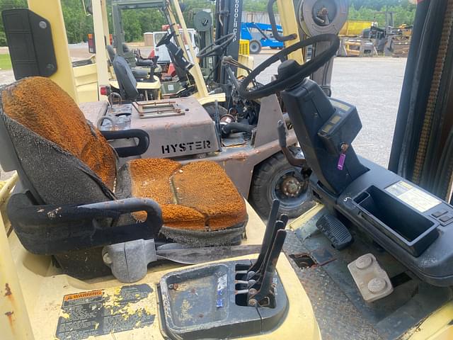 Image of Hyster S50XM equipment image 4