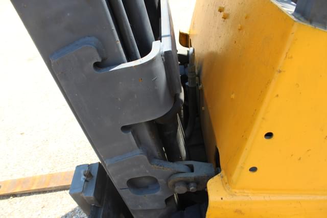 Image of Hyster S80XL equipment image 4