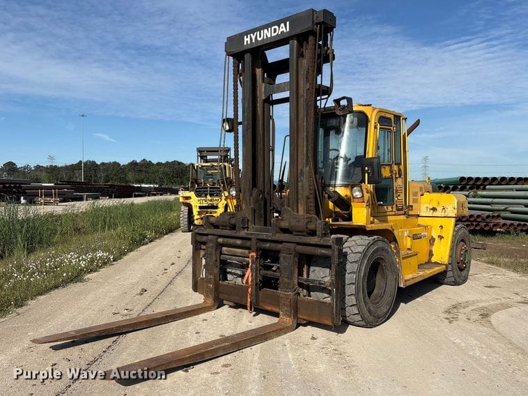 Hyundai 160D-7E Equipment Image0