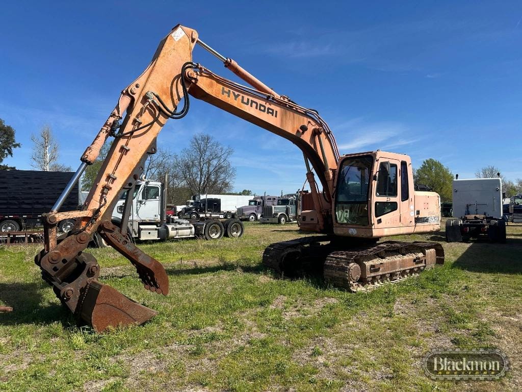 Hyundai 160LC-7 Equipment Image0