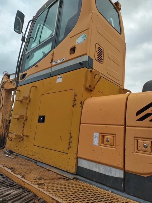 Image of Hyundai 210LC-9 equipment image 1