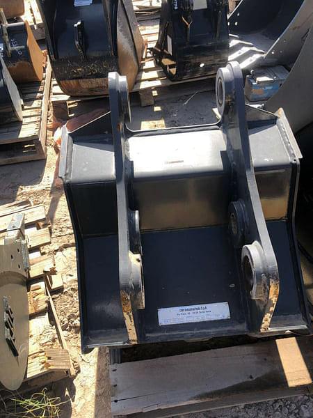 Image of Hyundai Bucket Image 1