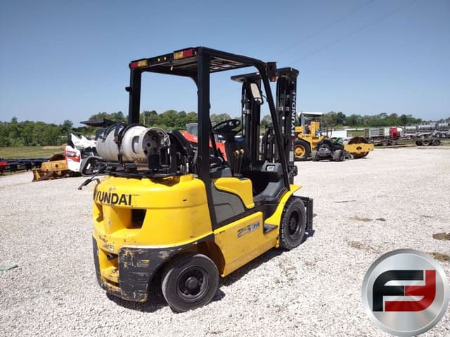 Image of Hyundai 25L-7A equipment image 4