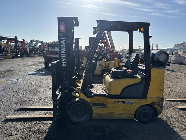 Image of Hyundai 25LC-7A equipment image 4