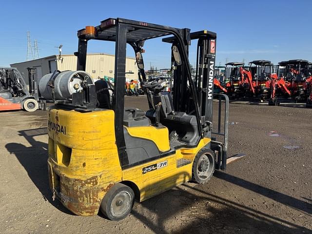 Image of Hyundai 25LC-7A equipment image 2