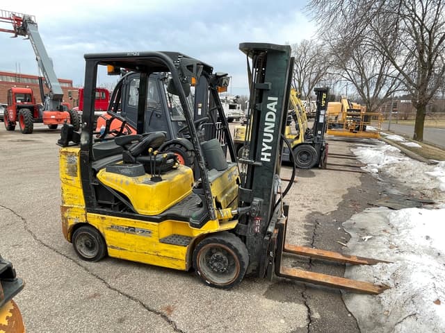 Image of Hyundai 25LC-7A equipment image 3