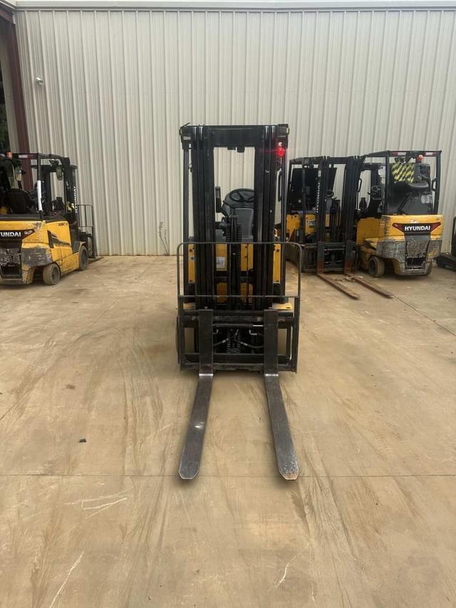 Image of Hyundai 30BC-9 equipment image 4