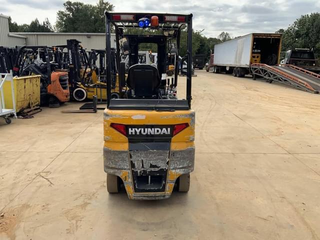 Image of Hyundai 30BC-9 equipment image 2