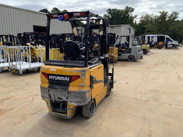 Image of Hyundai 30BC-9 equipment image 1