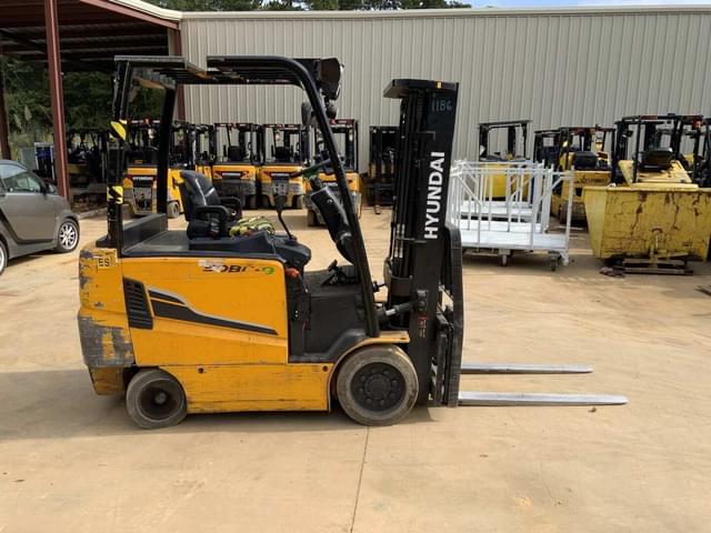 Image of Hyundai 30BC-9 equipment image 4