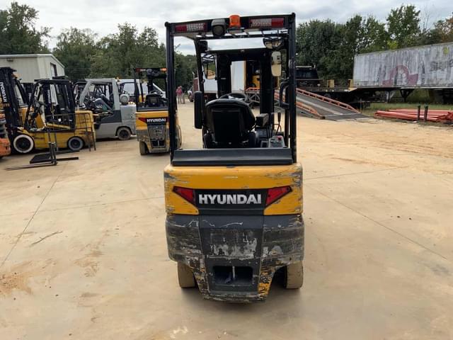 Image of Hyundai 30BC-9 equipment image 4