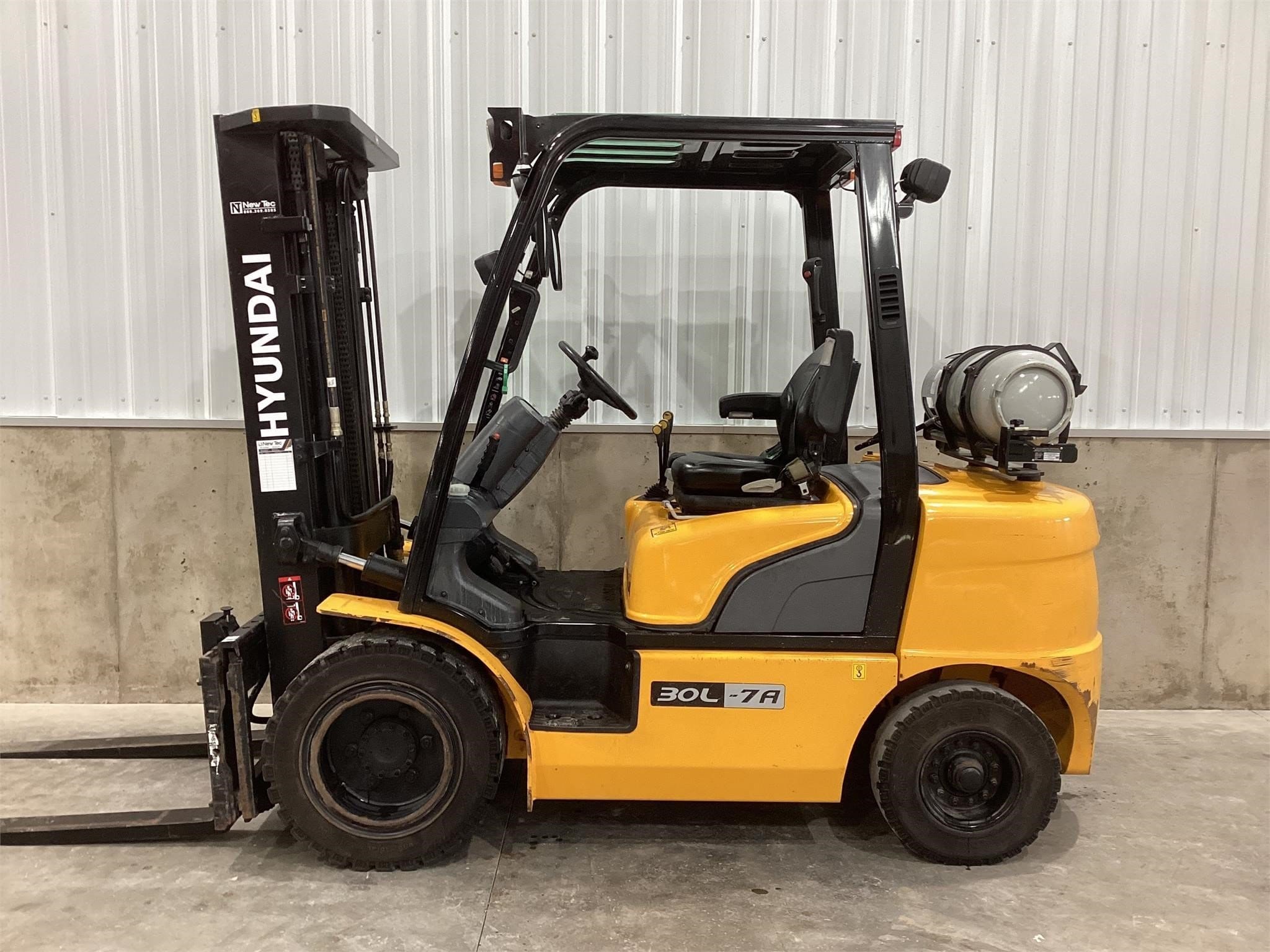 2018 Hyundai 30L-7A Equipment Image0