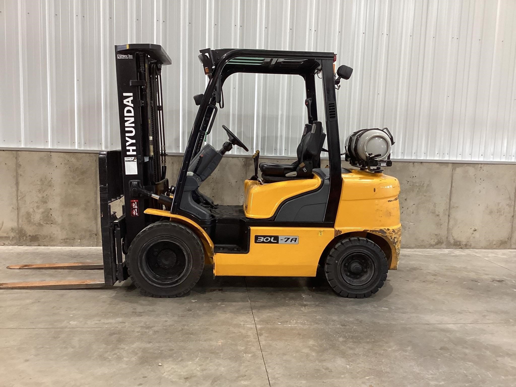 2018 Hyundai 30L-7A Equipment Image0