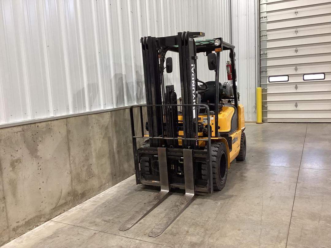 Image of Hyundai 30L-7A Image 1