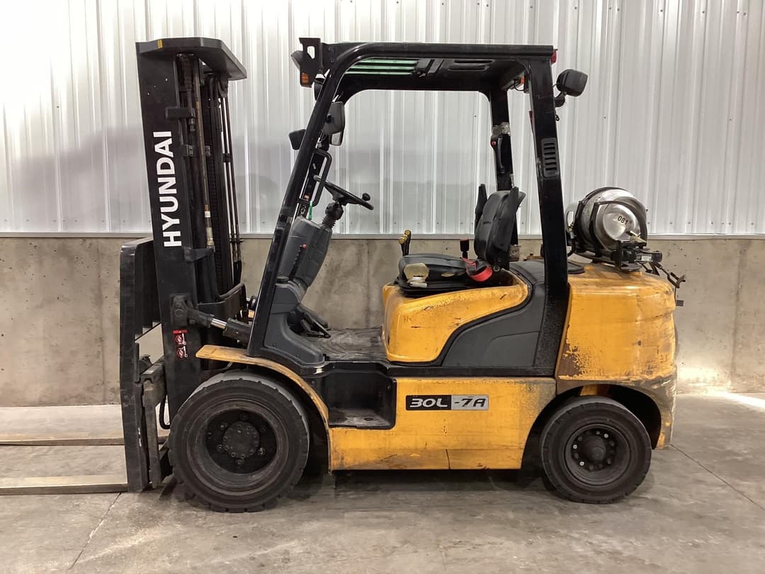 Image of Hyundai 30L-7A Image 1