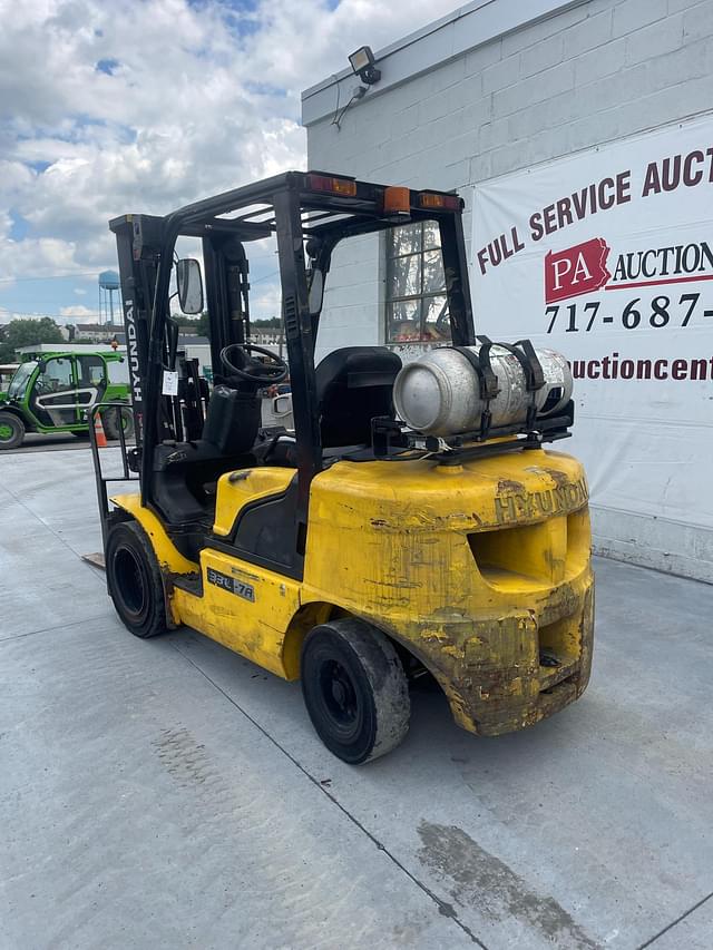 Image of Hyundai 33L-7A equipment image 3