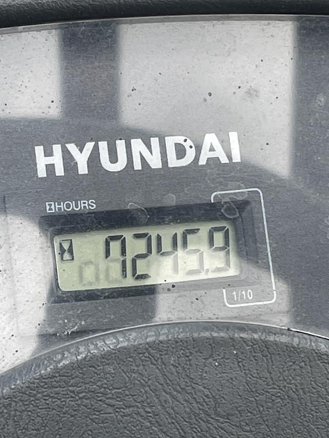 Image of Hyundai 33L-7A equipment image 4