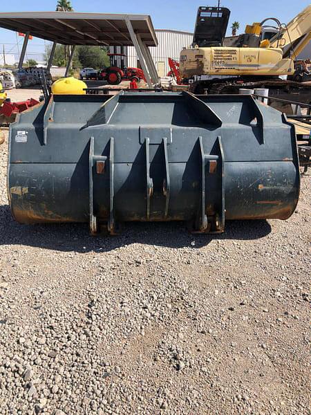 Image of Hyundai Bucket equipment image 3