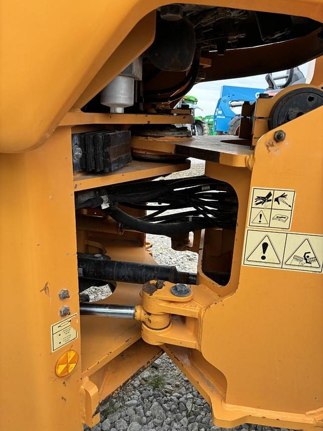 Image of Hyundai HL730-9 equipment image 2